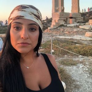 Meet your Posher, Christina